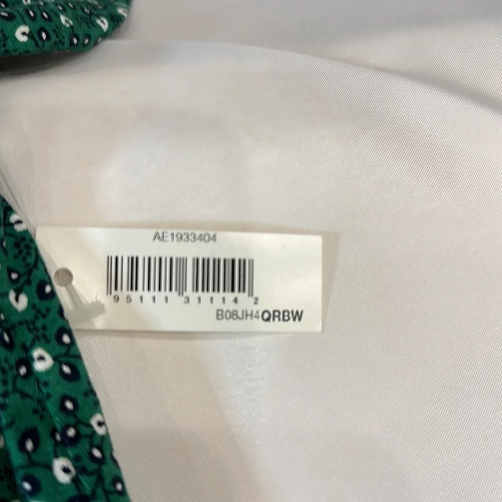 Amazon essentials really soft green floral maxi dress size md. - Picture 14 of 14